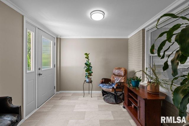 1870 25TH Avenue Court, Moline, IL 61265