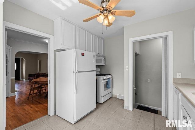 1870 25TH Avenue Court, Moline, IL 61265