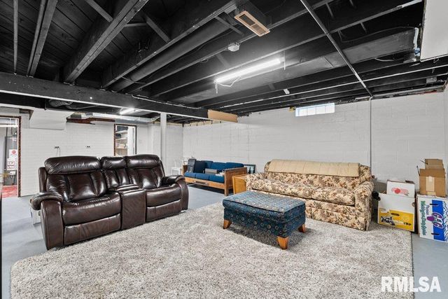 1870 25TH Avenue Court, Moline, IL 61265