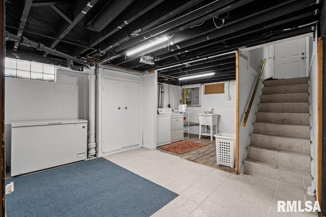 1870 25TH Avenue Court, Moline, IL 61265