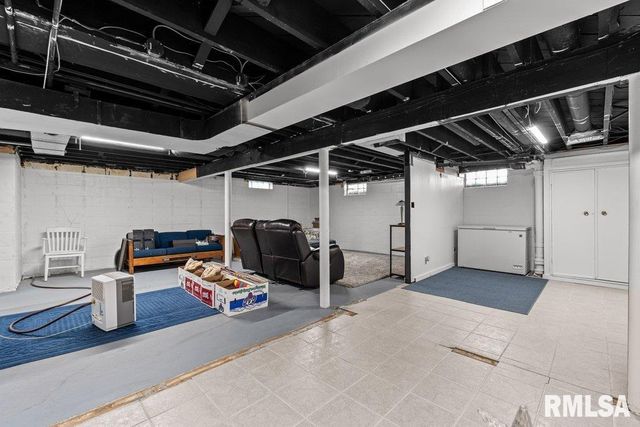 1870 25TH Avenue Court, Moline, IL 61265