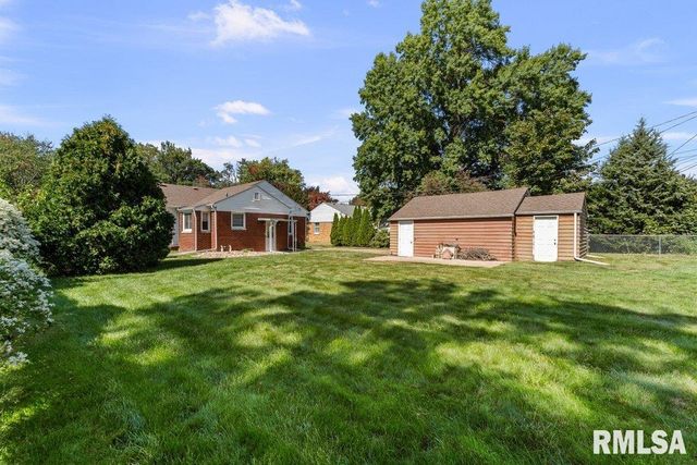 1870 25TH Avenue Court, Moline, IL 61265