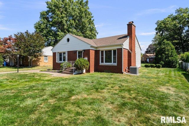 1870 25TH Avenue Court, Moline, IL 61265