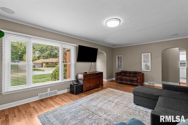 1870 25TH Avenue Court, Moline, IL 61265