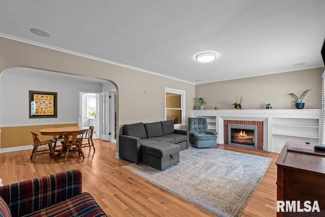 1870 25TH Avenue Court, Moline, IL 61265