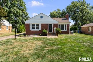 1870 25TH Avenue Court, Moline, IL 61265