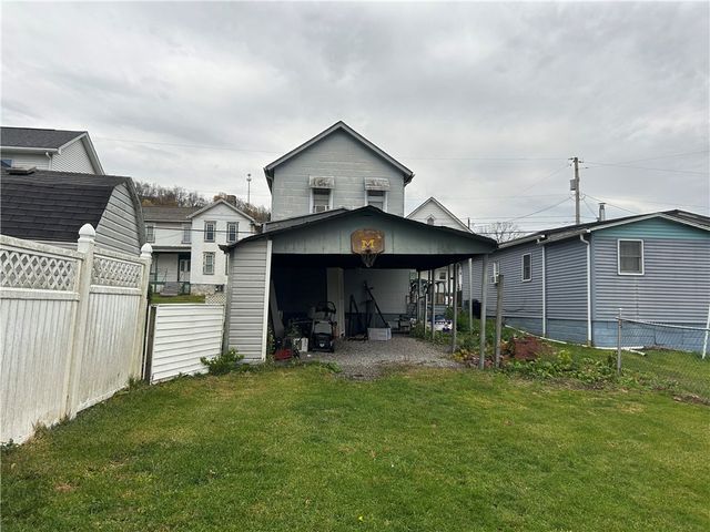 216 S 8th St, West Newton, PA 15089