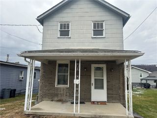 216 S 8th St, West Newton, PA 15089