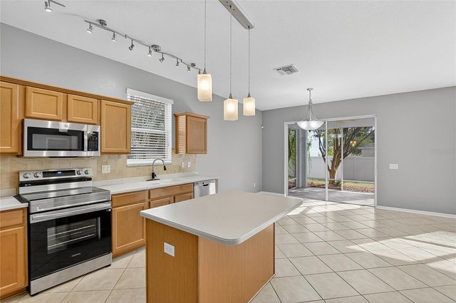 1403 RUSHGROVE CIRCLE, Dover, FL 33527