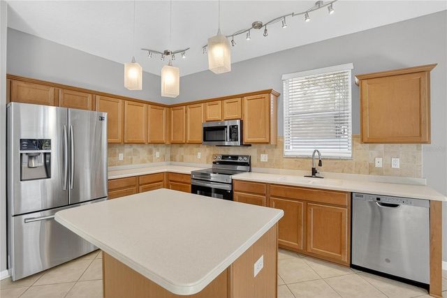 1403 RUSHGROVE CIRCLE, Dover, FL 33527