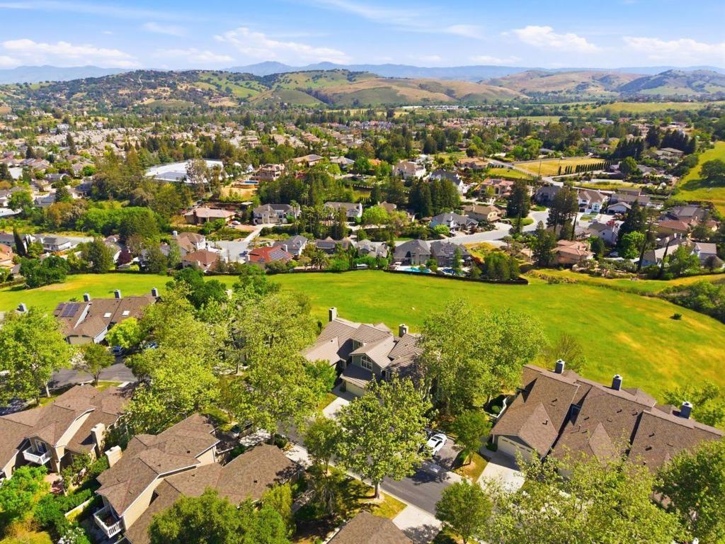 Image 3 of property listing at 1232 Copper Peak Lane, San Jose, CA 95120