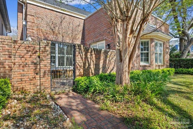 3343 Chantarene Dr, Pensacola, FL 32507