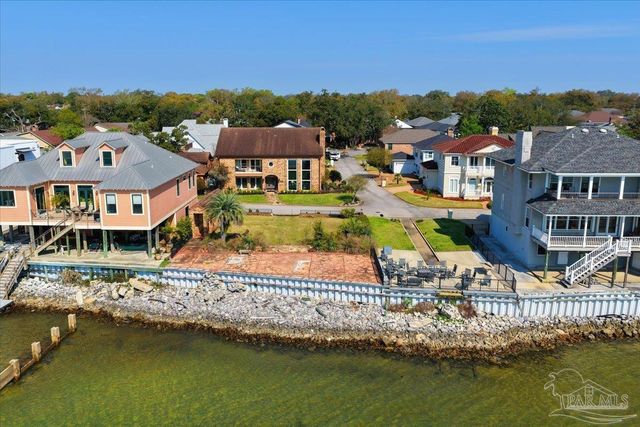 3343 Chantarene Dr, Pensacola, FL 32507