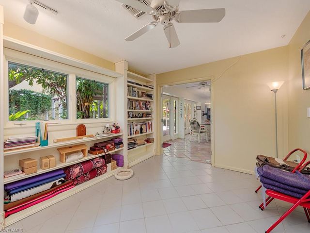 461 Carica RD, Naples, FL 34108
