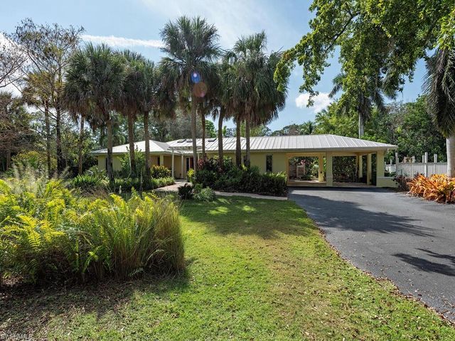461 Carica RD, Naples, FL 34108