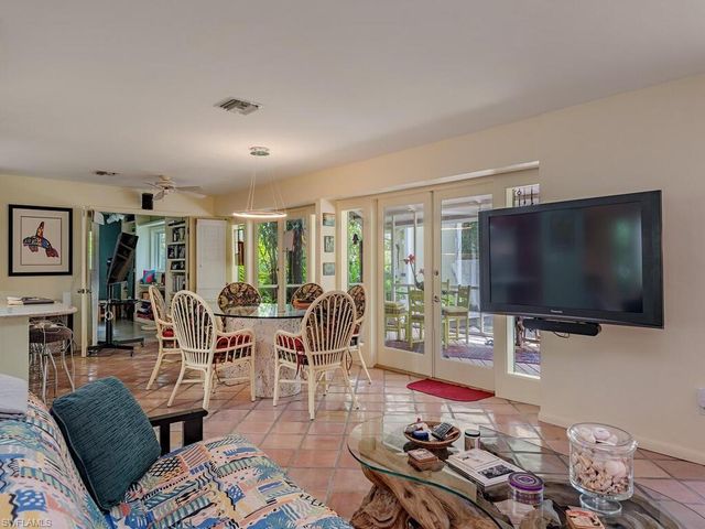 461 Carica RD, Naples, FL 34108