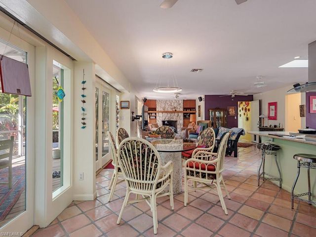 461 Carica RD, Naples, FL 34108