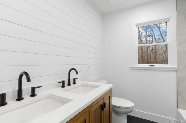 150 Remsen Road, Wading River, NY 11792