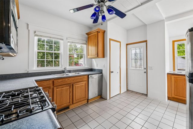 913 29th Street, Des Moines, IA 50312