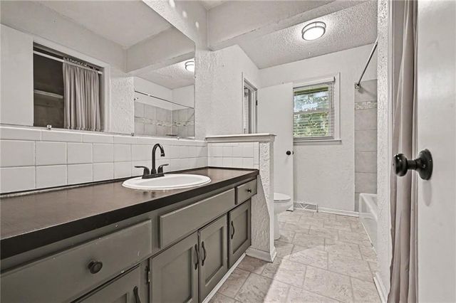 17009 E 3rd Terrace S, Independence, MO 64056