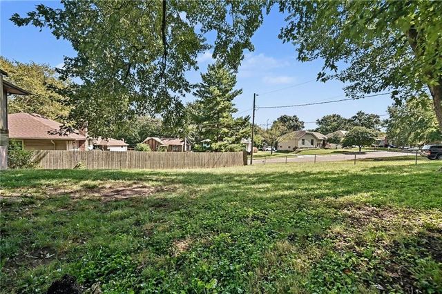 17009 E 3rd Terrace S, Independence, MO 64056