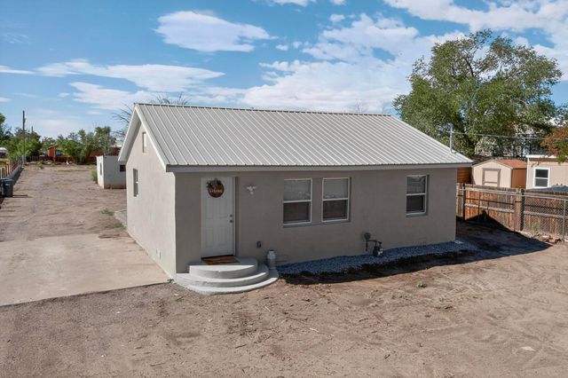 164 WILLOW Road NW, Albuquerque, NM 87107
