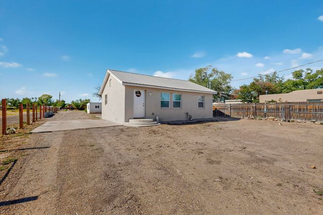 164 WILLOW Road NW, Albuquerque, NM 87107