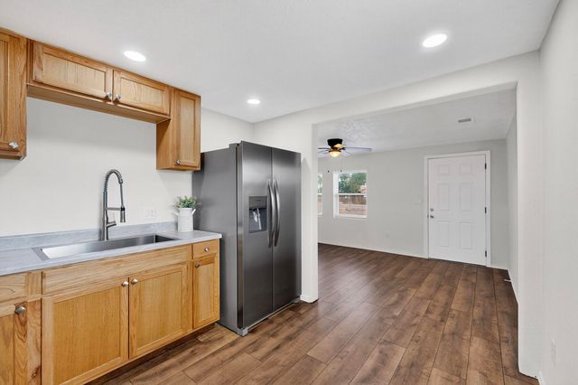 164 WILLOW Road NW, Albuquerque, NM 87107