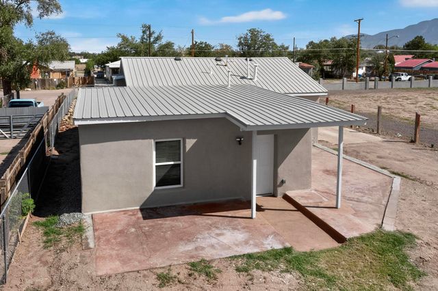 164 WILLOW Road NW, Albuquerque, NM 87107