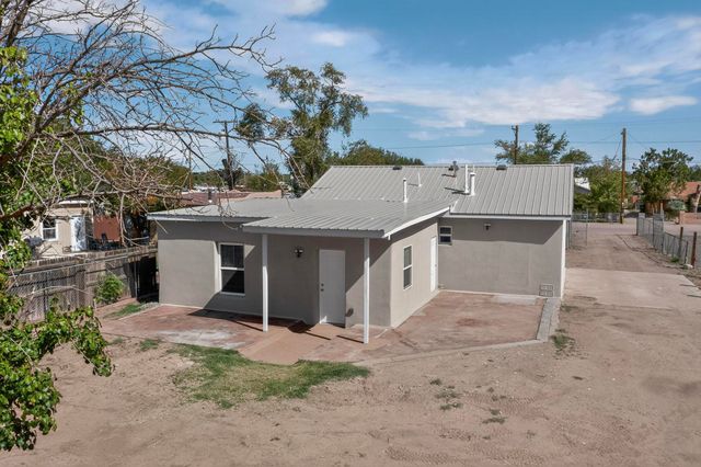 164 WILLOW Road NW, Albuquerque, NM 87107