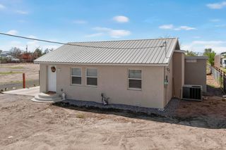 164 WILLOW Road NW, Albuquerque, NM 87107