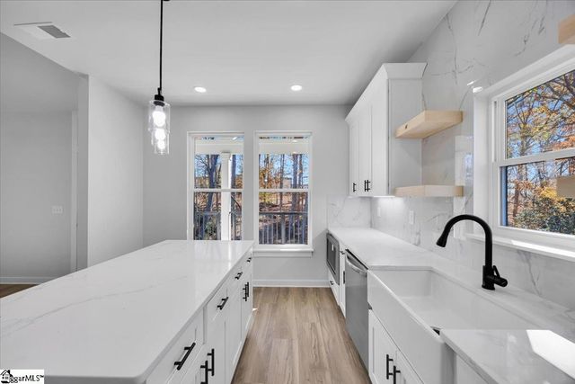 120 Lyman Avenue, Duncan, SC 29334