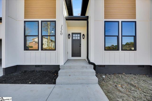 120 Lyman Avenue, Duncan, SC 29334