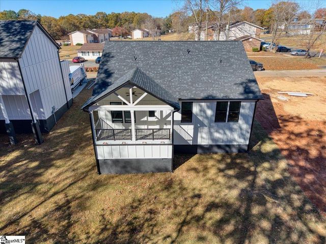 120 Lyman Avenue, Duncan, SC 29334