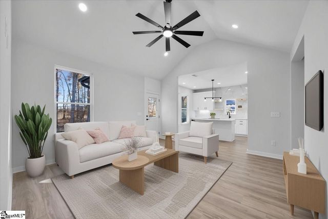 120 Lyman Avenue, Duncan, SC 29334