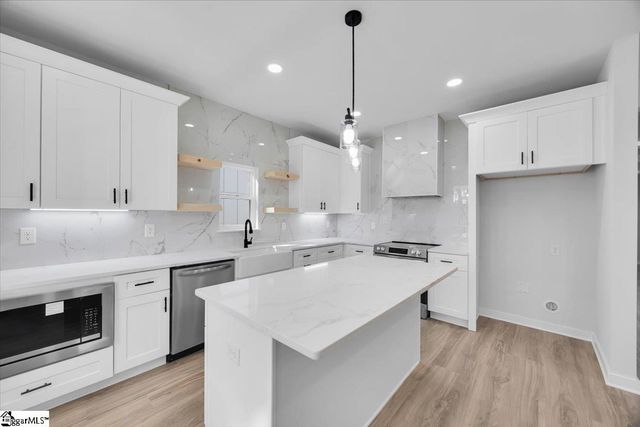 120 Lyman Avenue, Duncan, SC 29334