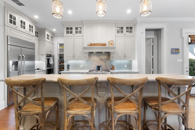 7391 Lake Pointe Cv, Tyler, TX 75703