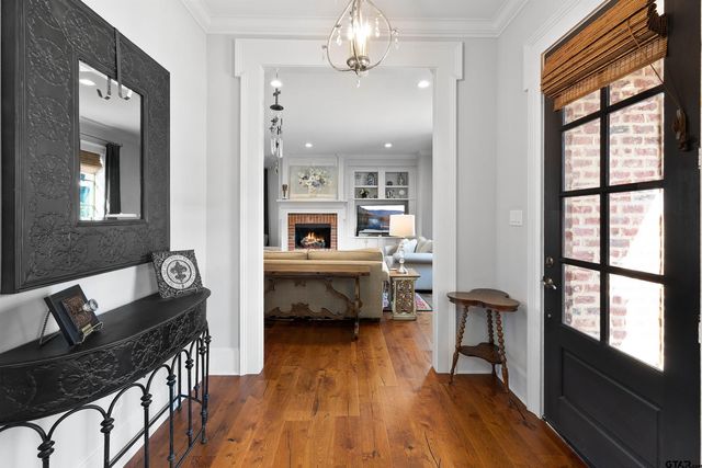 7391 Lake Pointe Cv, Tyler, TX 75703