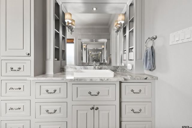 7391 Lake Pointe Cv, Tyler, TX 75703