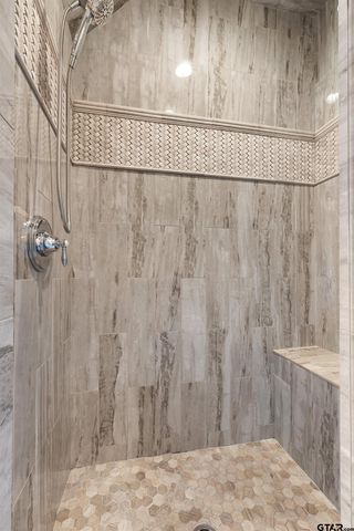 7391 Lake Pointe Cv, Tyler, TX 75703