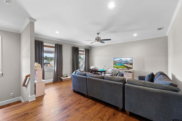 7391 Lake Pointe Cv, Tyler, TX 75703