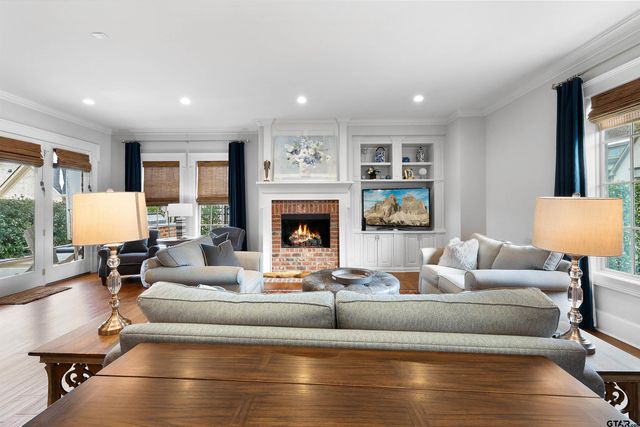 7391 Lake Pointe Cv, Tyler, TX 75703