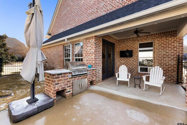 7391 Lake Pointe Cv, Tyler, TX 75703