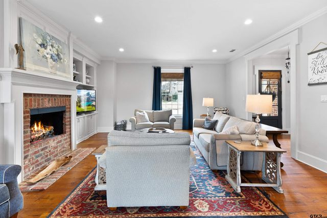 7391 Lake Pointe Cv, Tyler, TX 75703