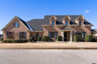 7391 Lake Pointe Cv, Tyler, TX 75703