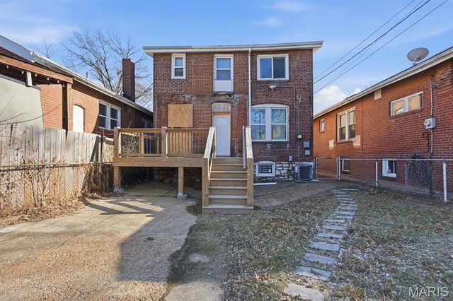 4707 Ray Avenue, St Louis, MO 63116