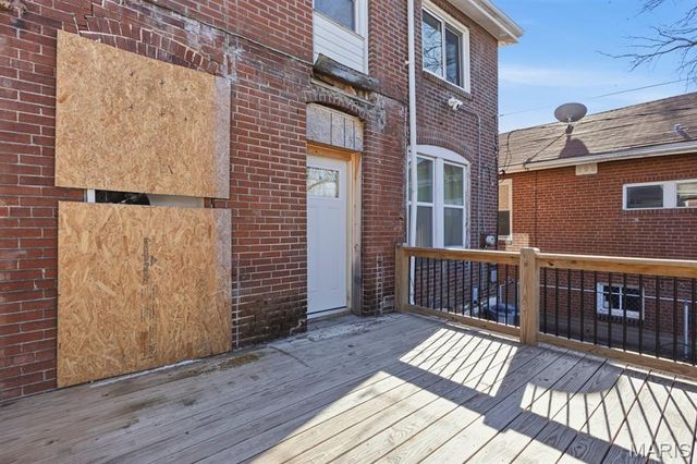 4707 Ray Avenue, St Louis, MO 63116