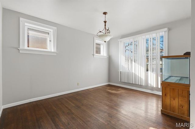 4707 Ray Avenue, St Louis, MO 63116