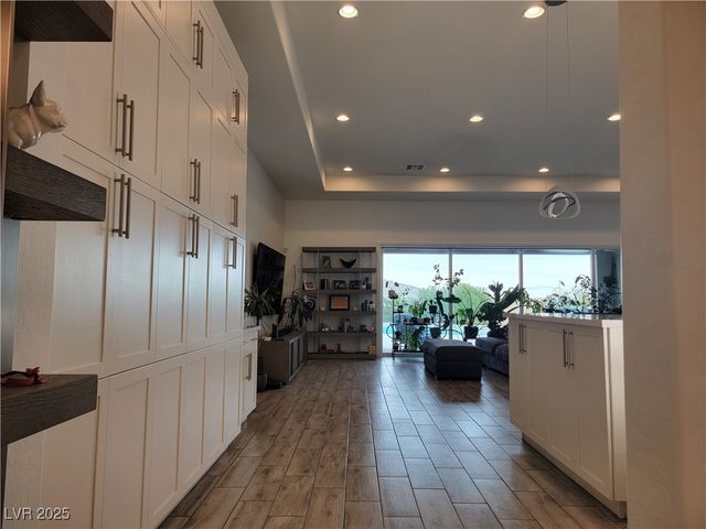 8740 South Pioneer Way, Las Vegas, NV 89113