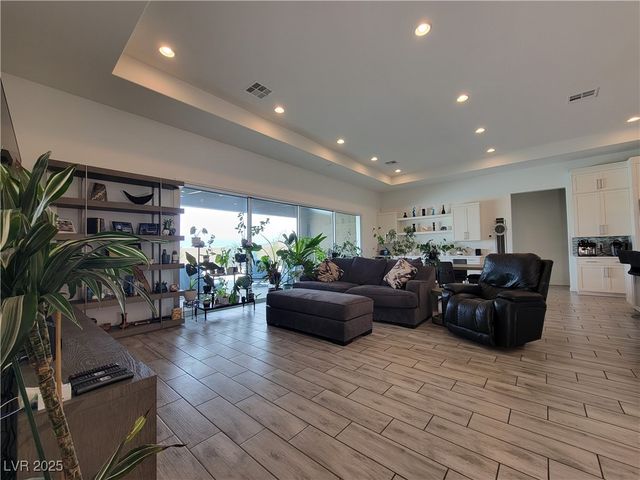 8740 South Pioneer Way, Las Vegas, NV 89113